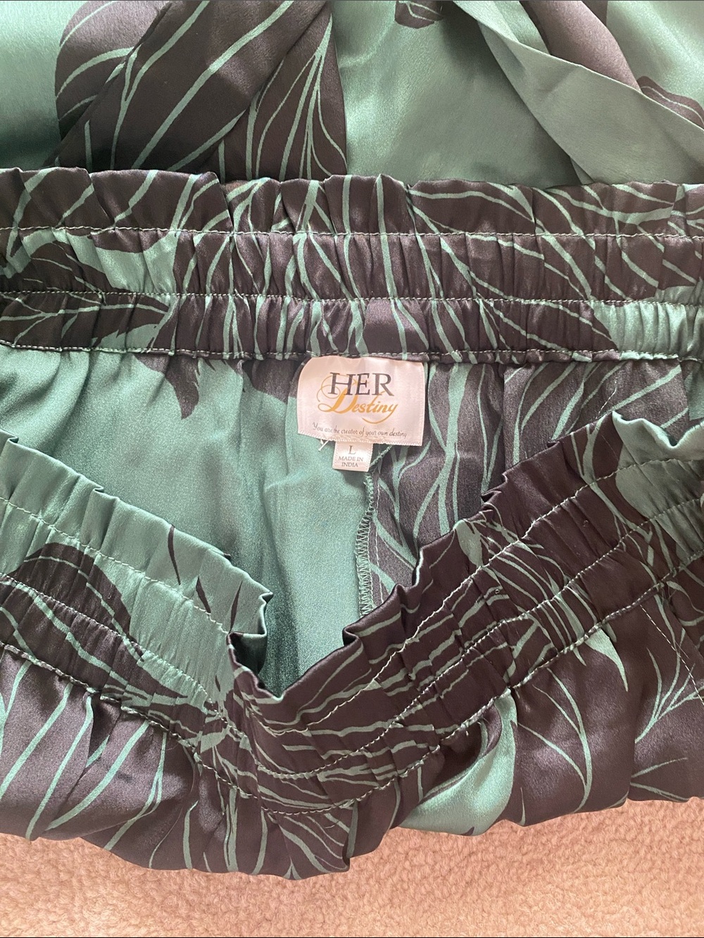 Her Destiny size large NWT satin type pants - Picture 5 of 7